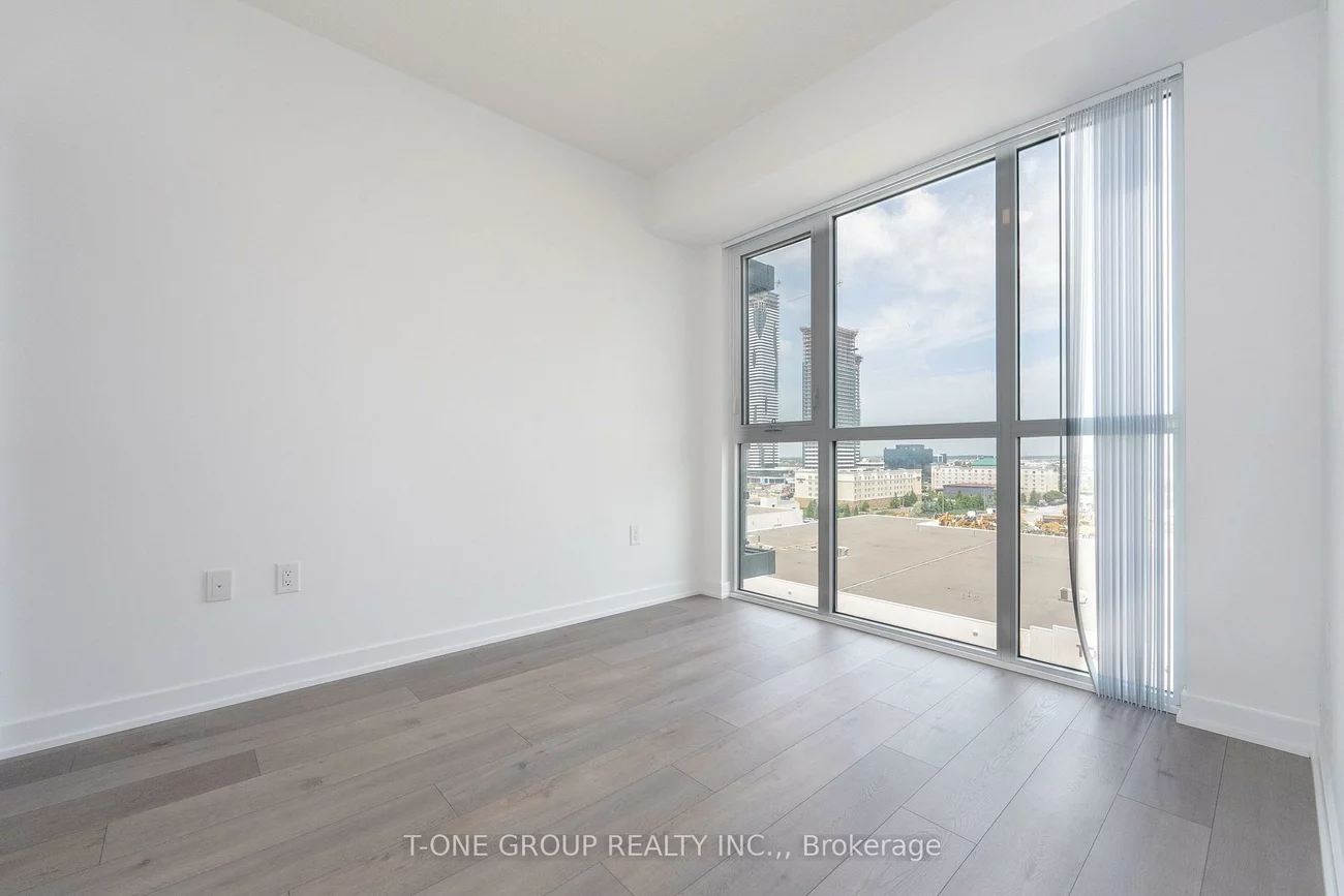 38, Honeycrisp, Vaughan Corporate Centre, Vaughan
