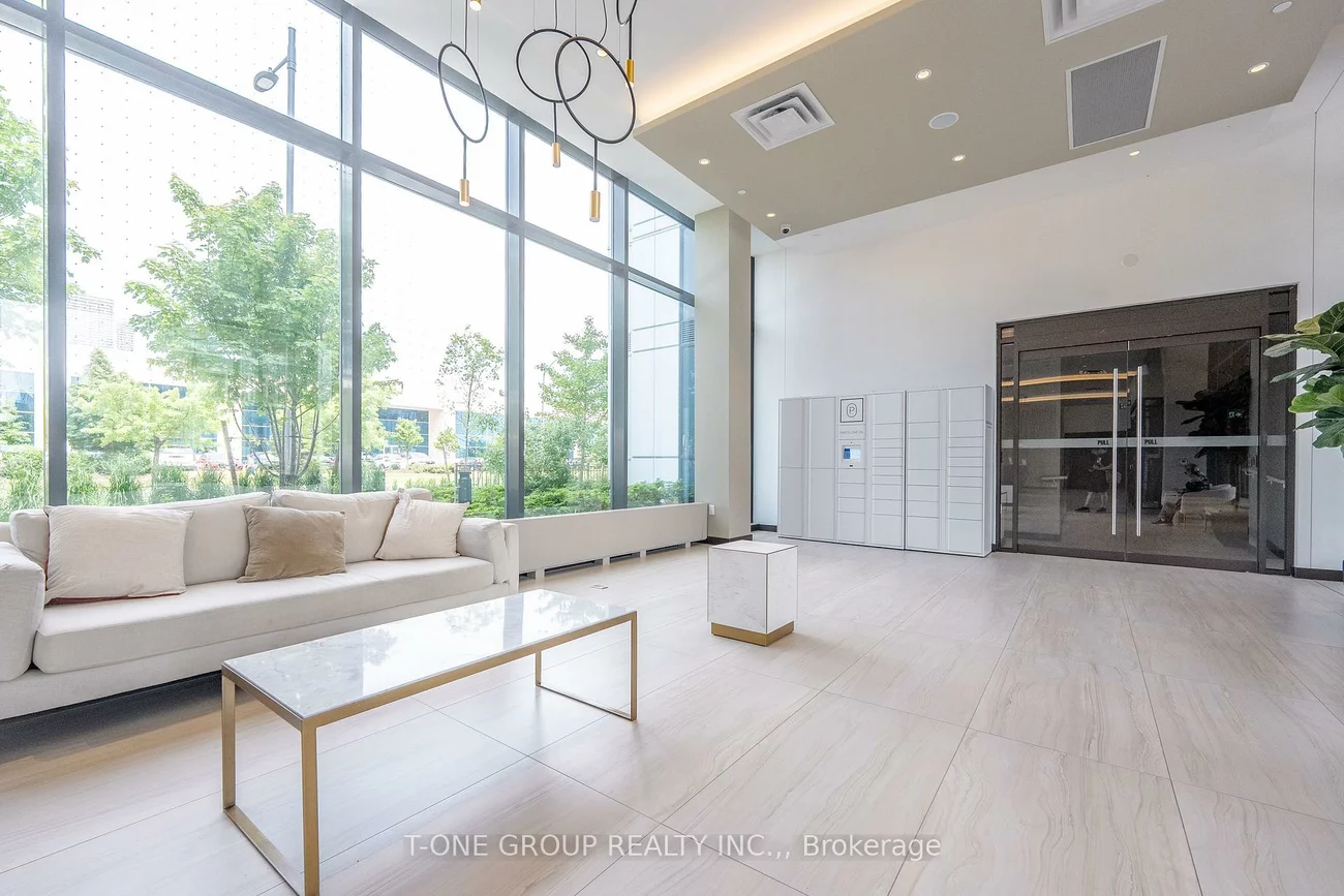 38, Honeycrisp, Vaughan Corporate Centre, Vaughan