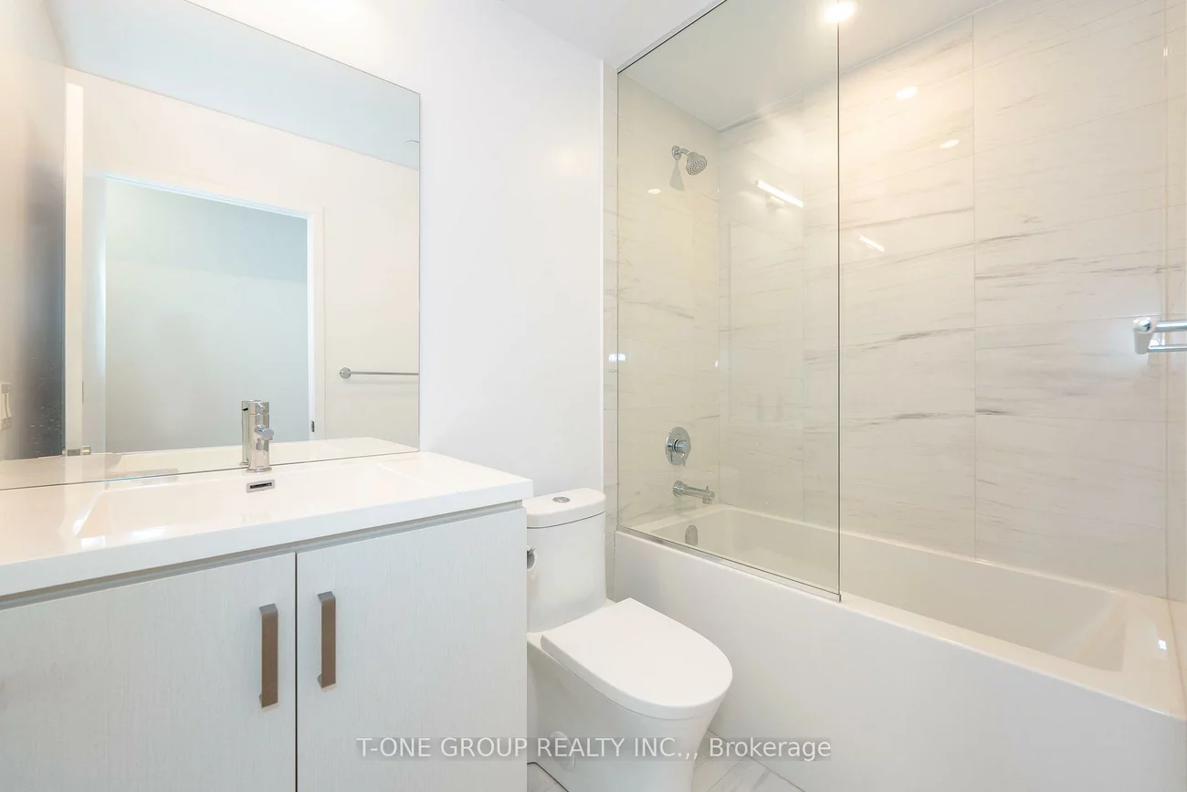 38, Honeycrisp, Vaughan Corporate Centre, Vaughan