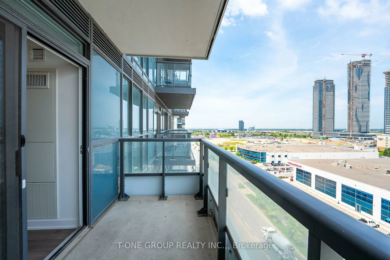 38, Honeycrisp, Vaughan Corporate Centre, Vaughan