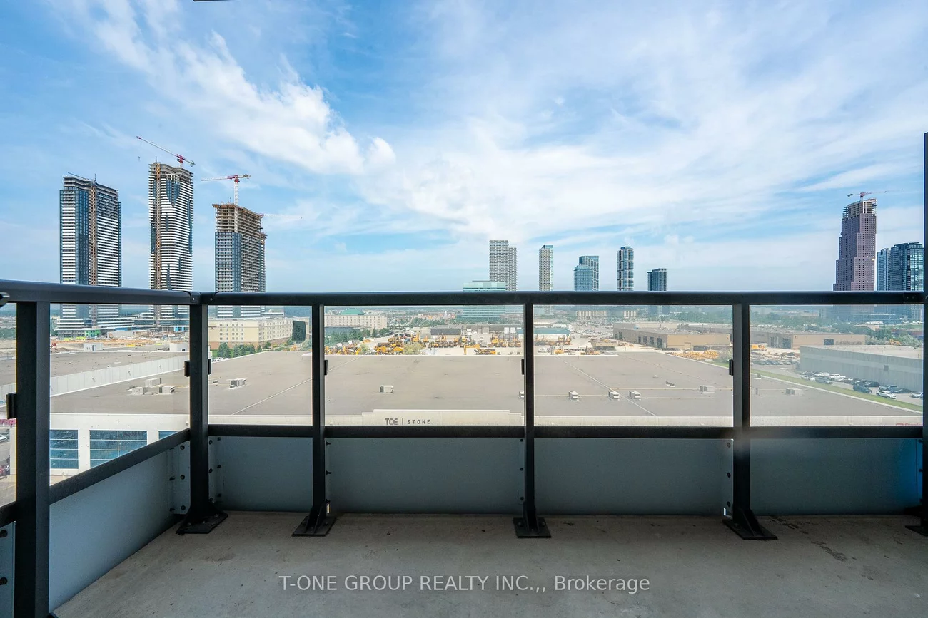 38, Honeycrisp, Vaughan Corporate Centre, Vaughan