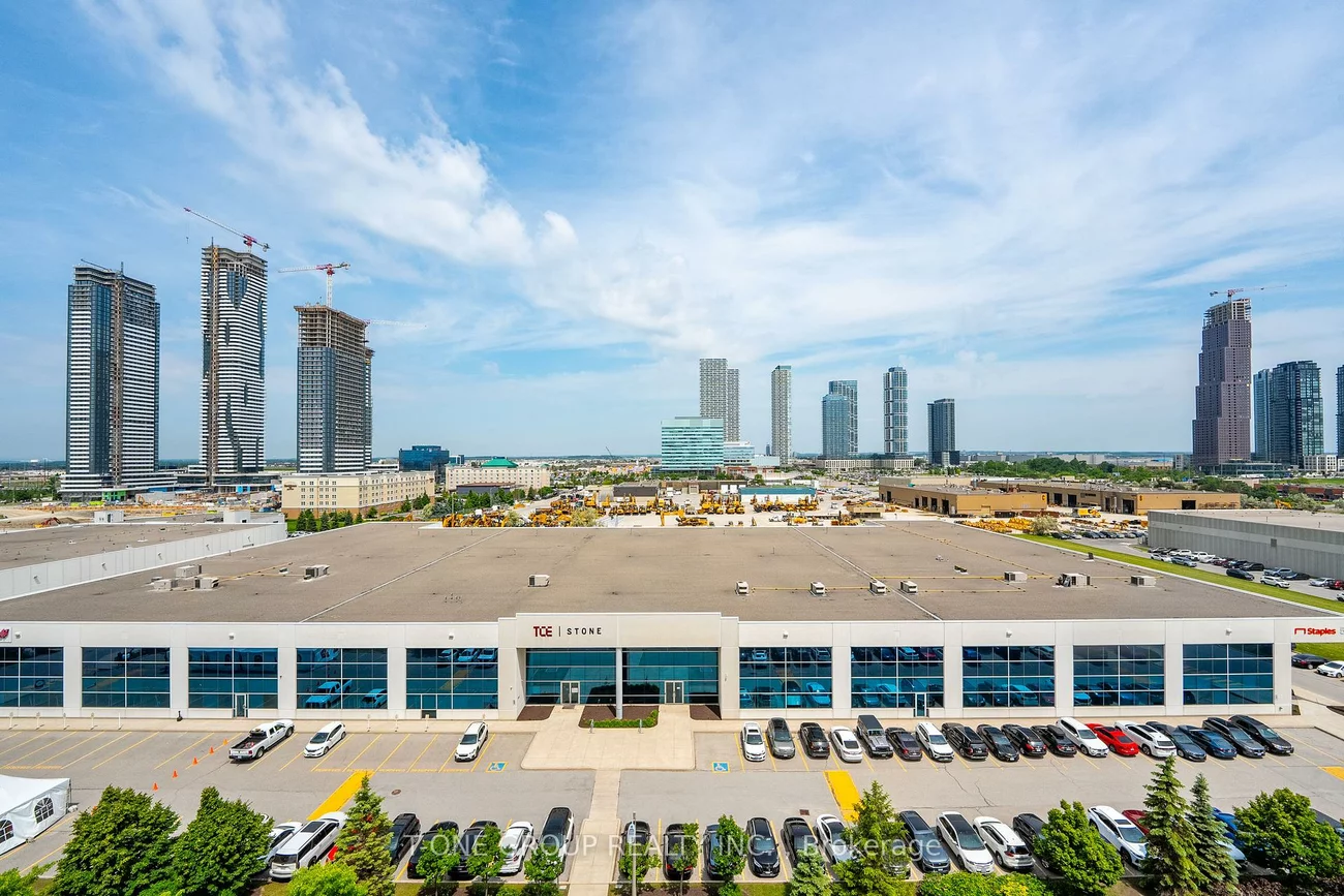 38, Honeycrisp, Vaughan Corporate Centre, Vaughan