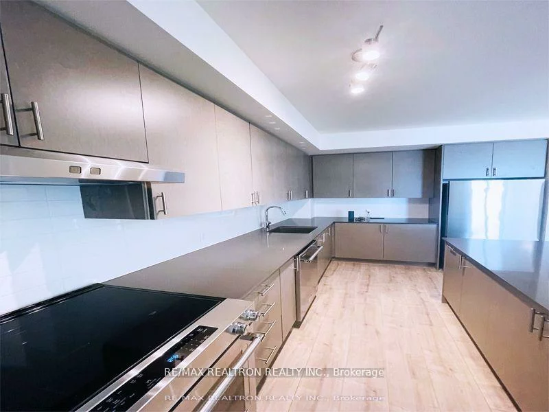 8960, Jane, Vellore Village, Vaughan