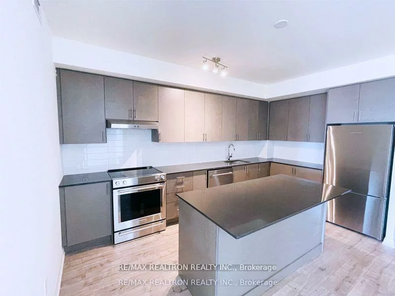 8960, Jane, Vellore Village, Vaughan
