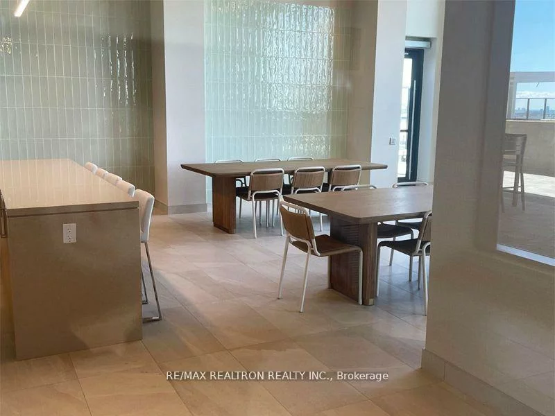 8960, Jane, Vellore Village, Vaughan