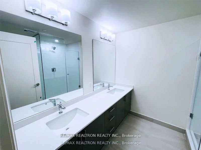 8960, Jane, Vellore Village, Vaughan