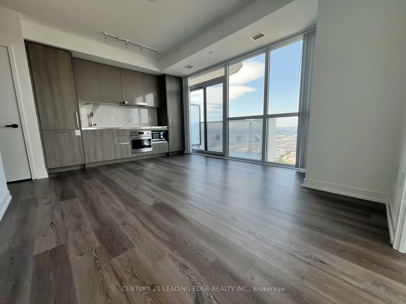 225, Commerce, Vaughan Corporate Centre, Vaughan