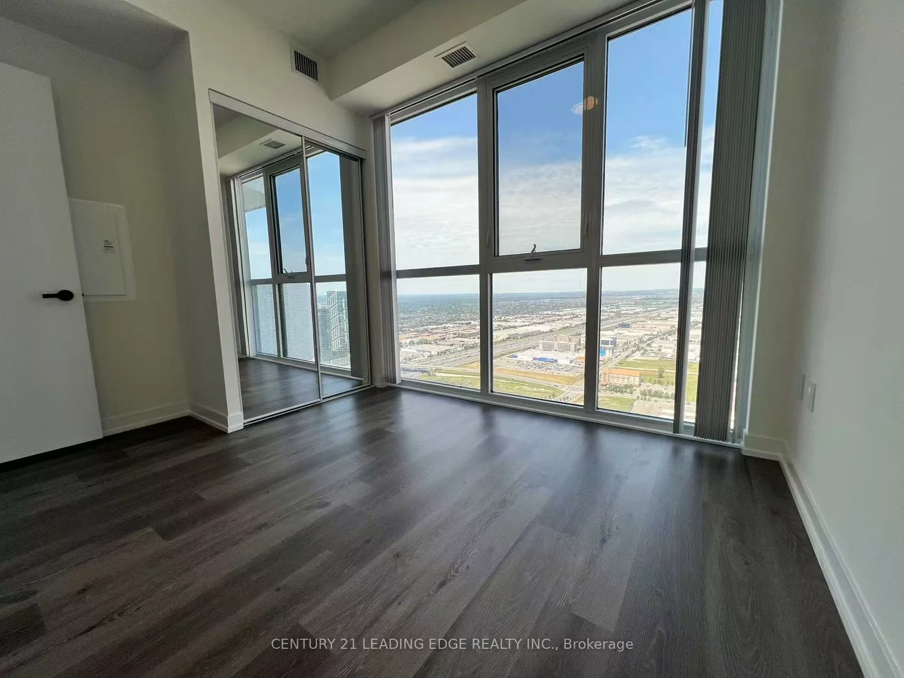 225, Commerce, Vaughan Corporate Centre, Vaughan