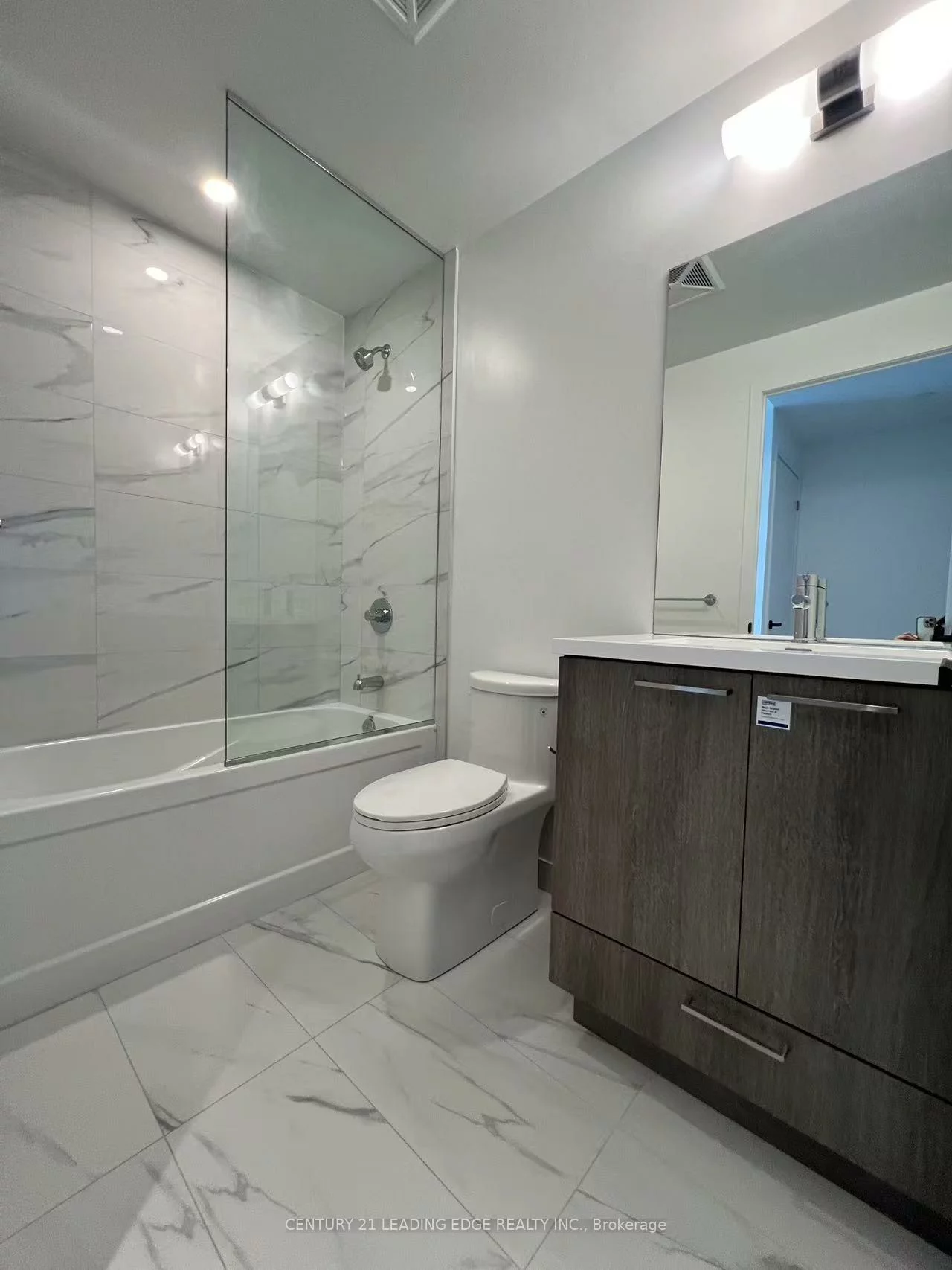 225, Commerce, Vaughan Corporate Centre, Vaughan