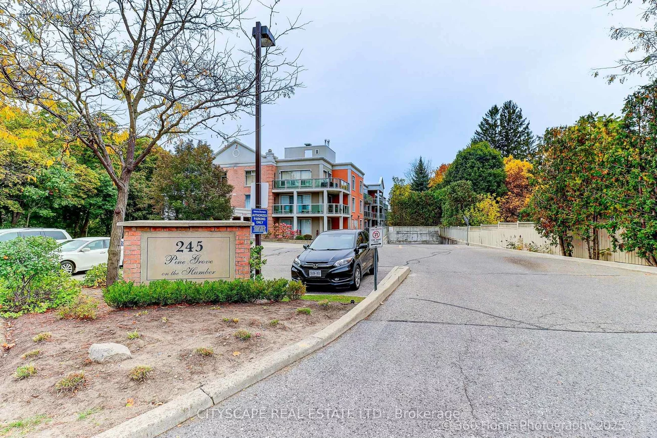 245, Pine Grove, Islington Woods, Vaughan