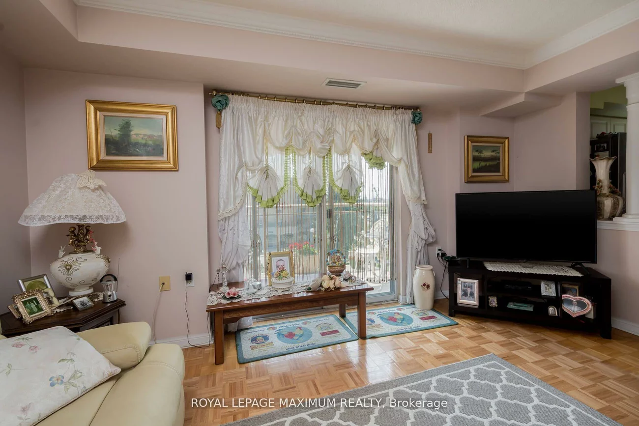 2506, Rutherford, Maple, Vaughan