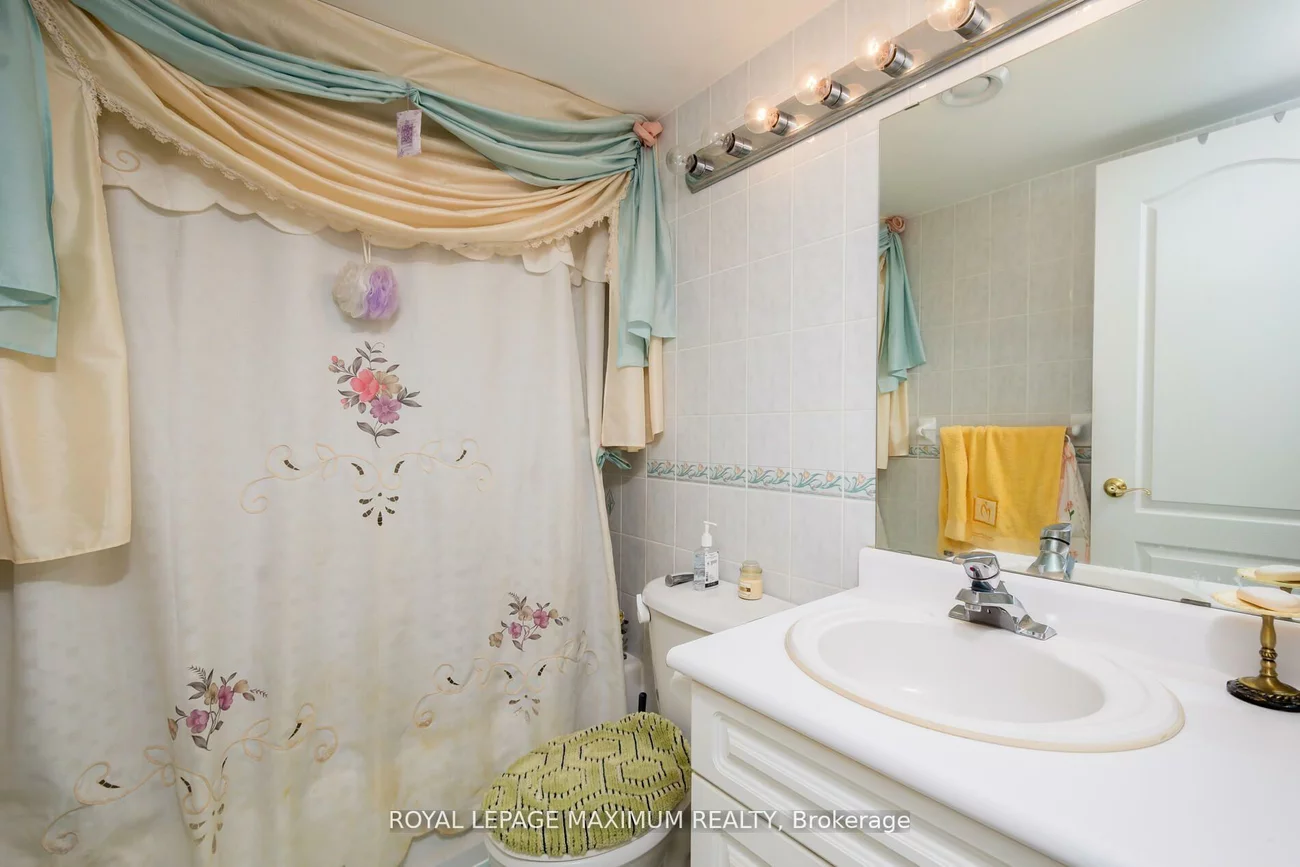 2506, Rutherford, Maple, Vaughan