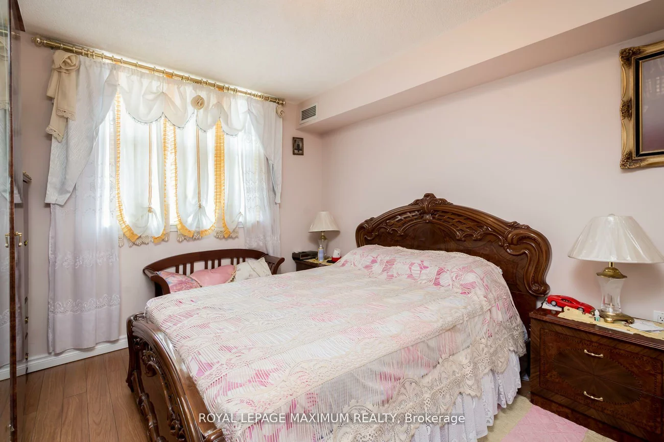 2506, Rutherford, Maple, Vaughan