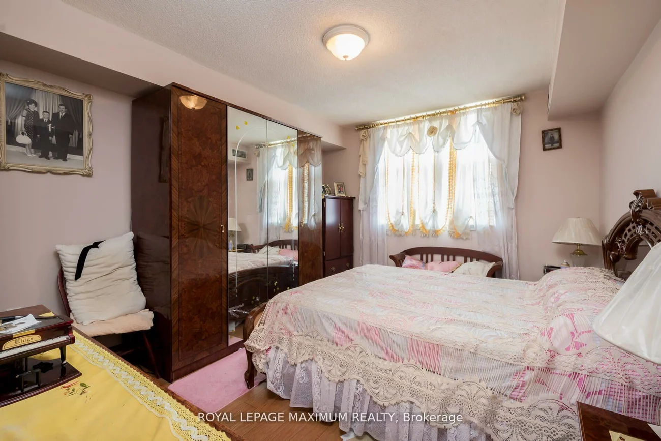 2506, Rutherford, Maple, Vaughan