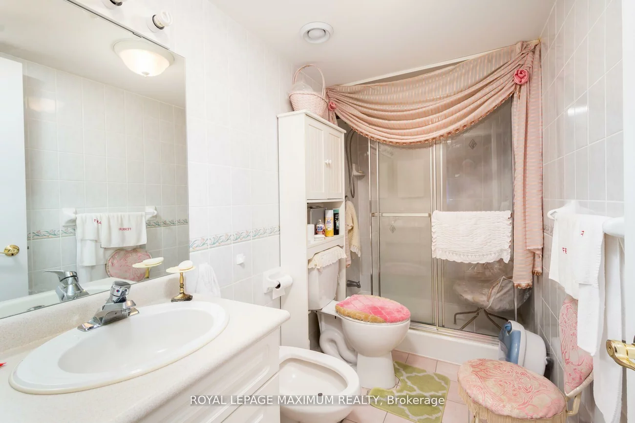 2506, Rutherford, Maple, Vaughan