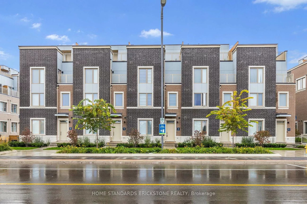 90, Honeycrisp, Vaughan Corporate Centre, Vaughan
