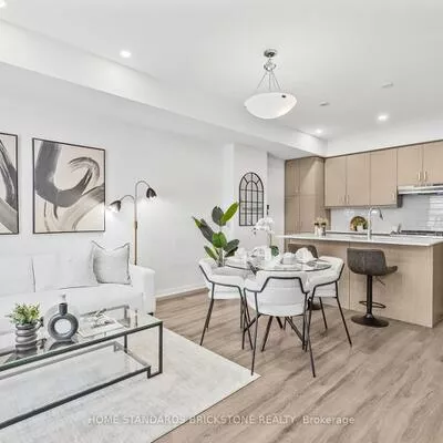 90, Honeycrisp, Vaughan Corporate Centre, Vaughan