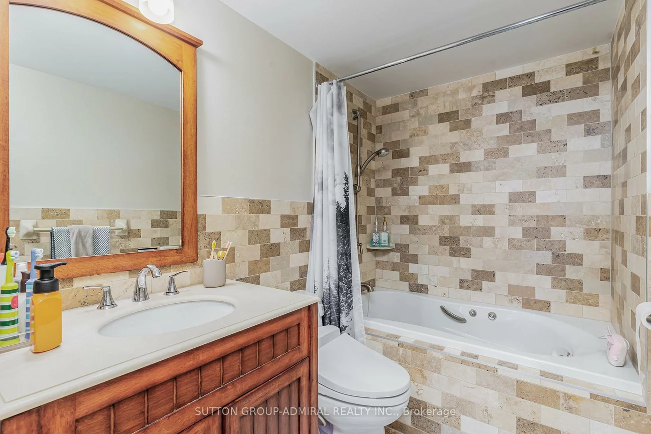 7440, Bathurst, Brownridge, Vaughan