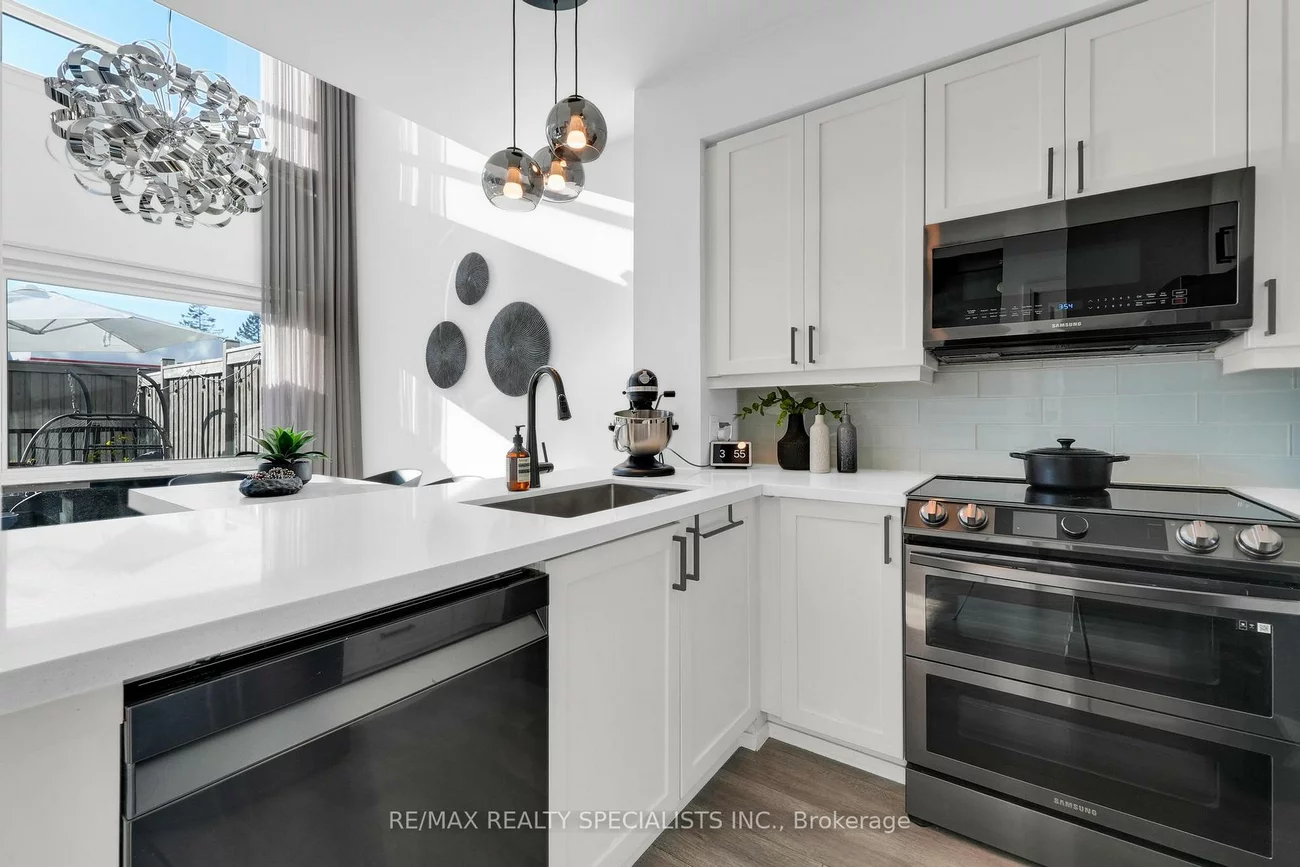 24, Woodstream, Vaughan Grove, Vaughan