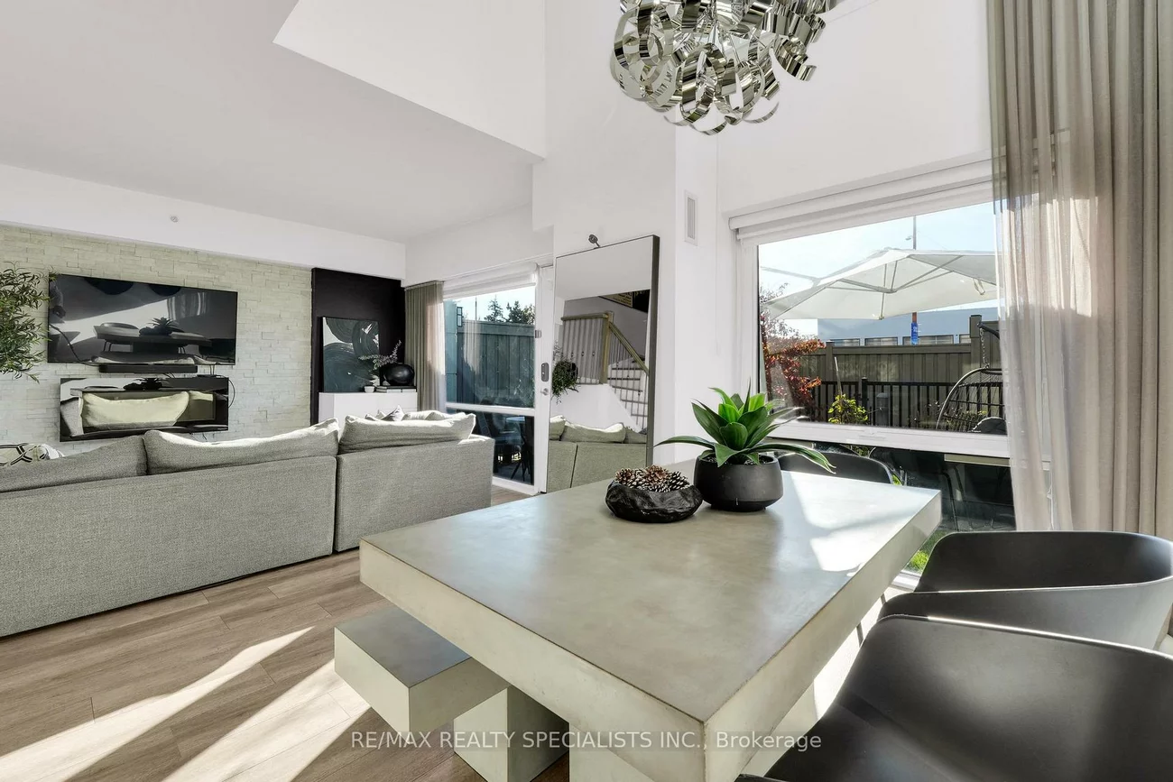 24, Woodstream, Vaughan Grove, Vaughan