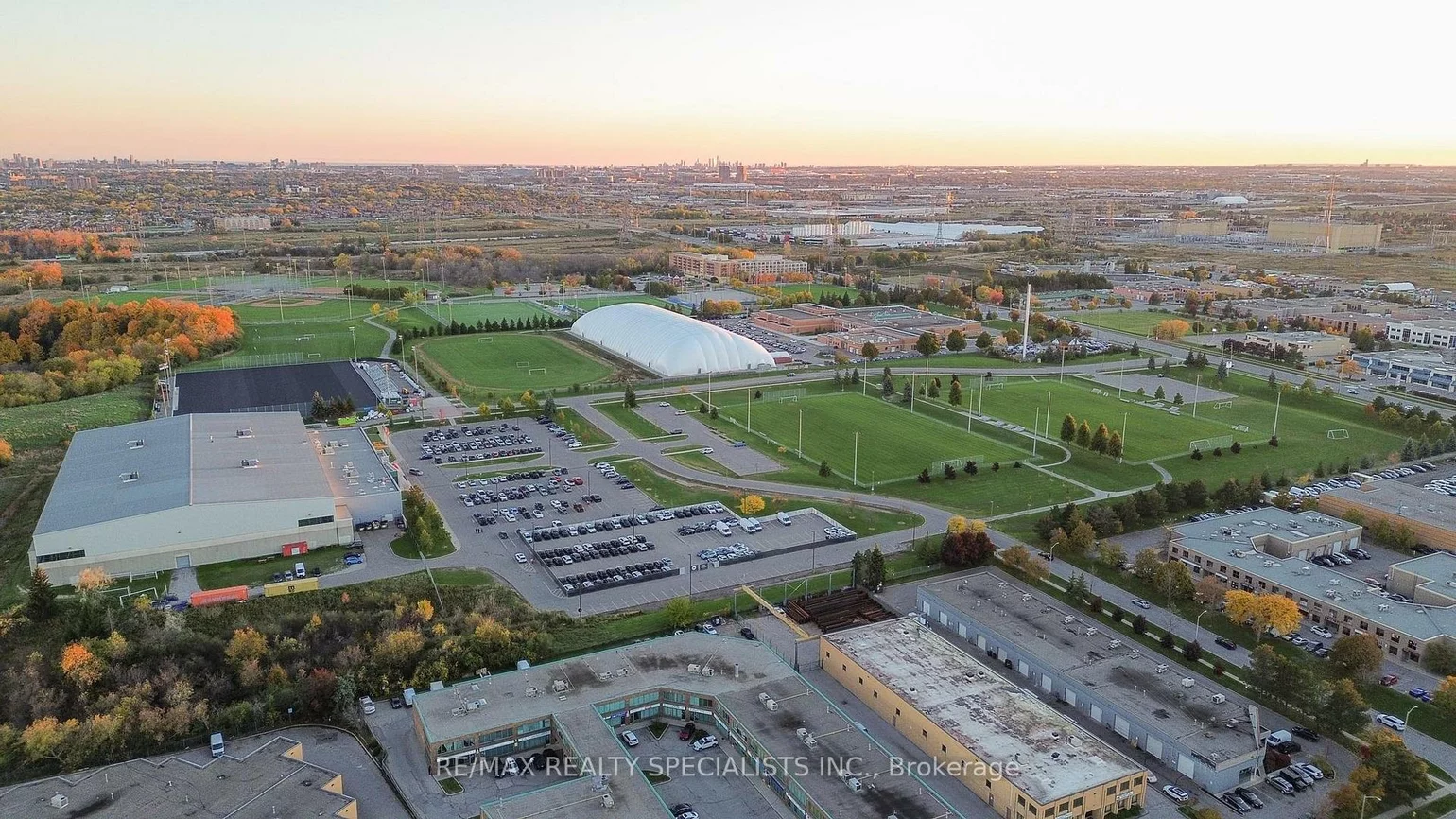 24, Woodstream, Vaughan Grove, Vaughan