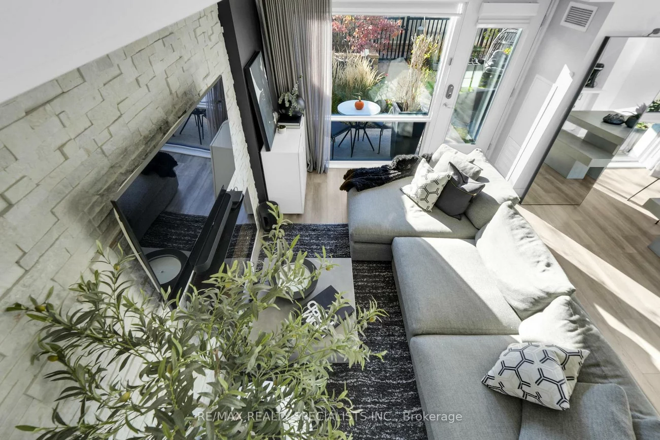 24, Woodstream, Vaughan Grove, Vaughan