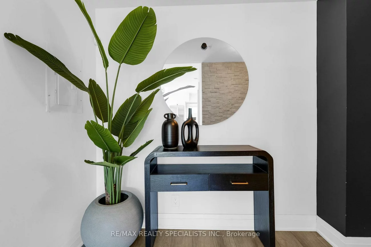 24, Woodstream, Vaughan Grove, Vaughan