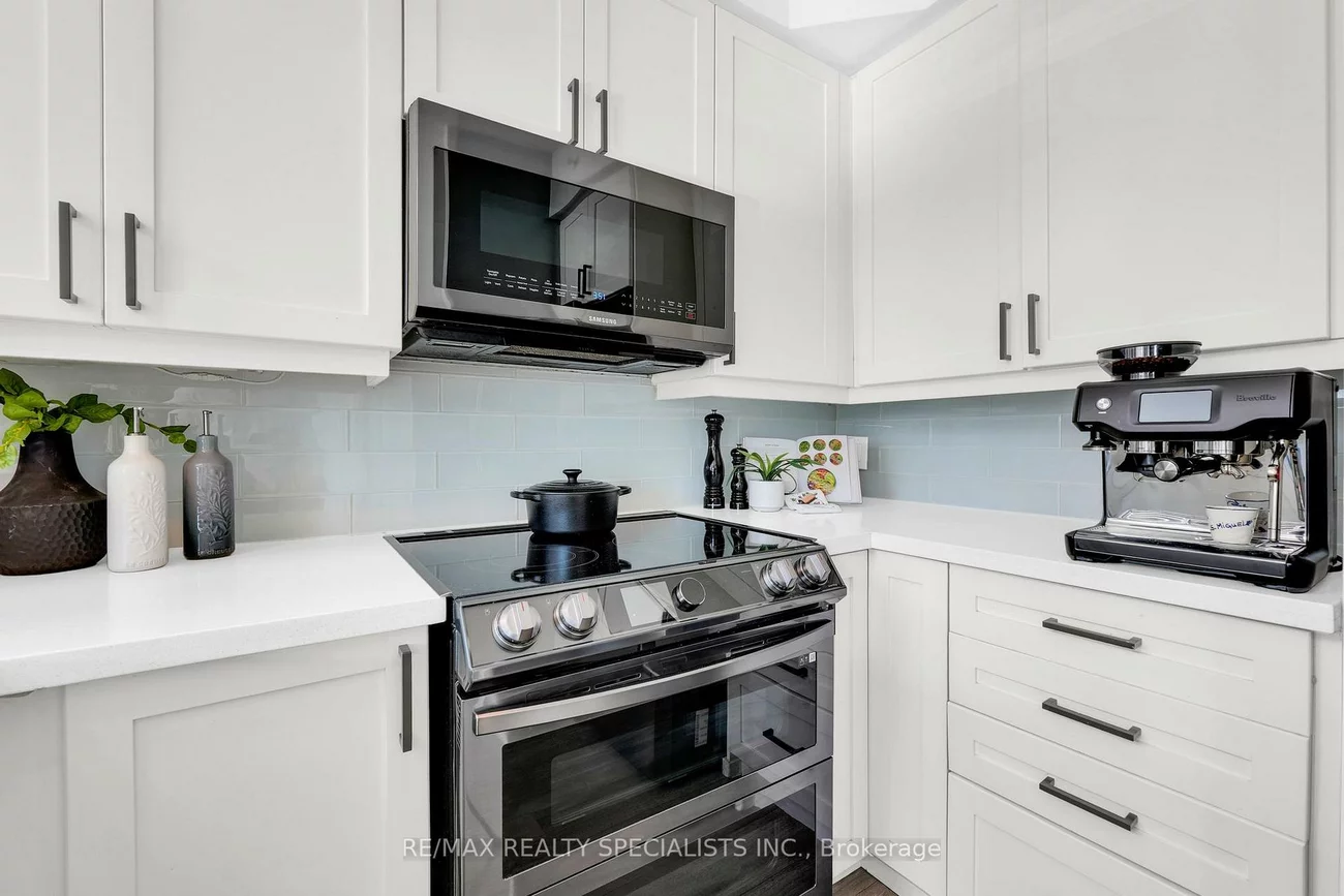 24, Woodstream, Vaughan Grove, Vaughan