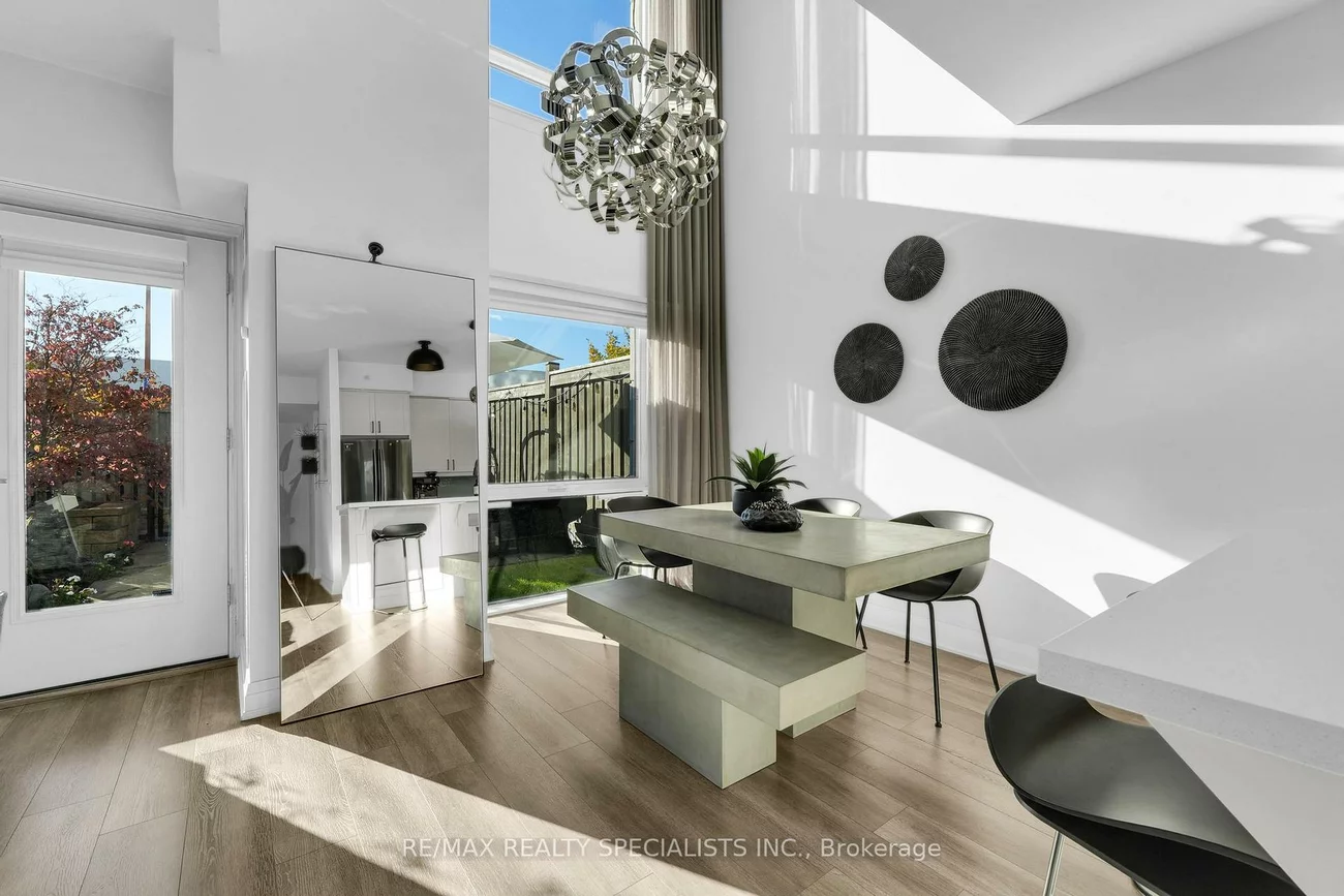 24, Woodstream, Vaughan Grove, Vaughan