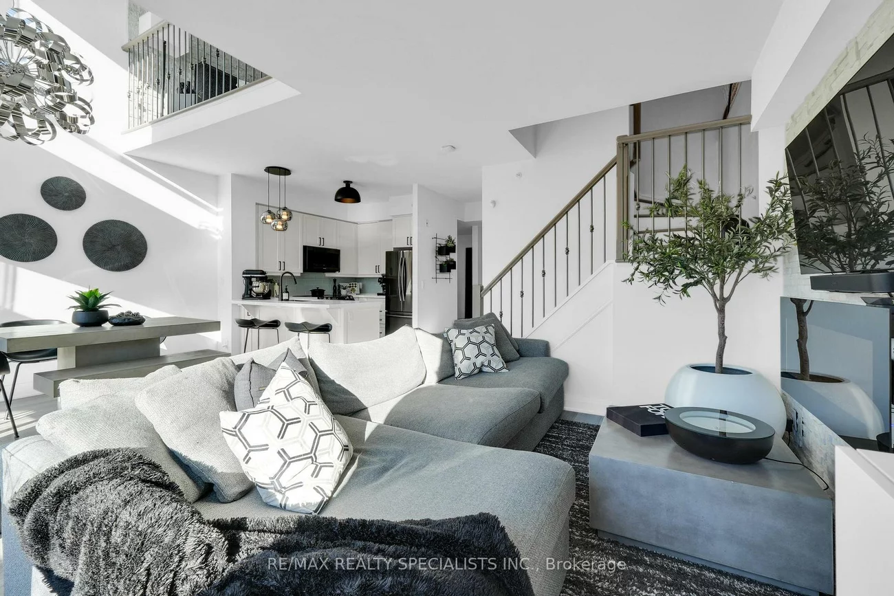 24, Woodstream, Vaughan Grove, Vaughan