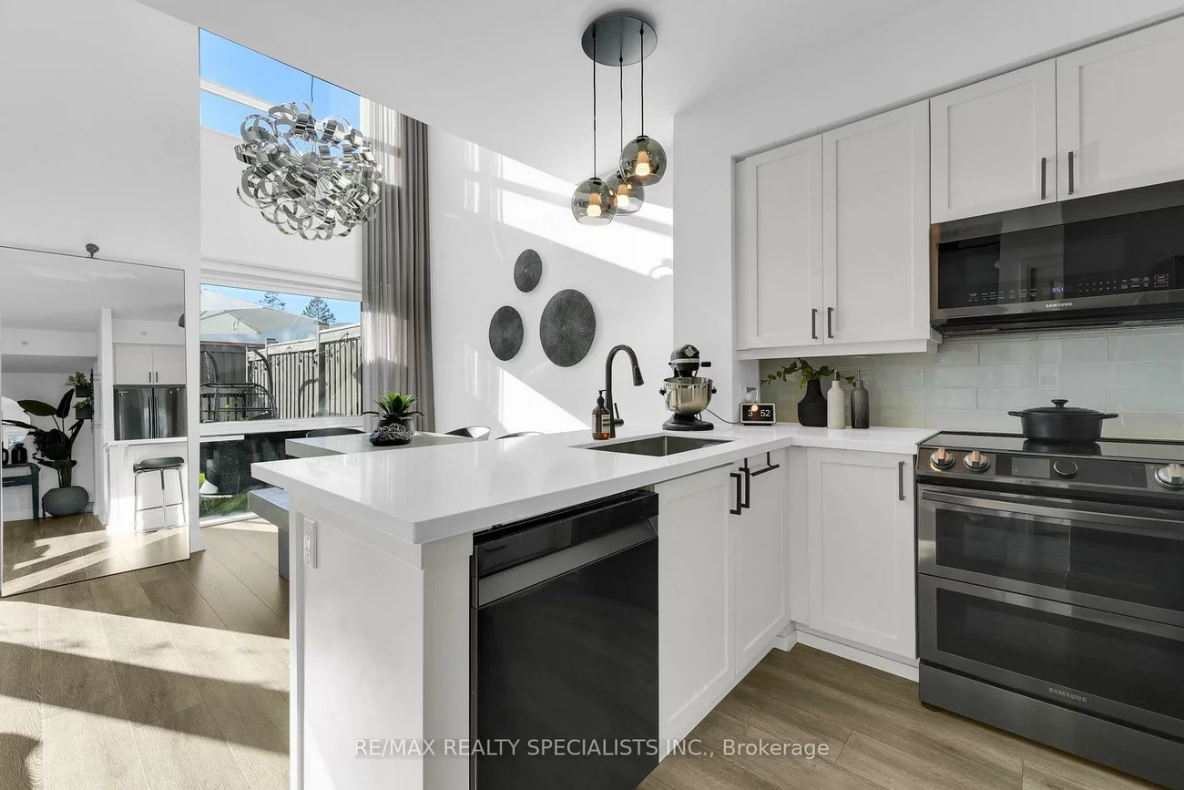 24, Woodstream, Vaughan Grove, Vaughan