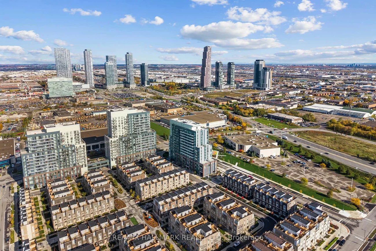 60, Honeycrisp, Vaughan Corporate Centre, Vaughan