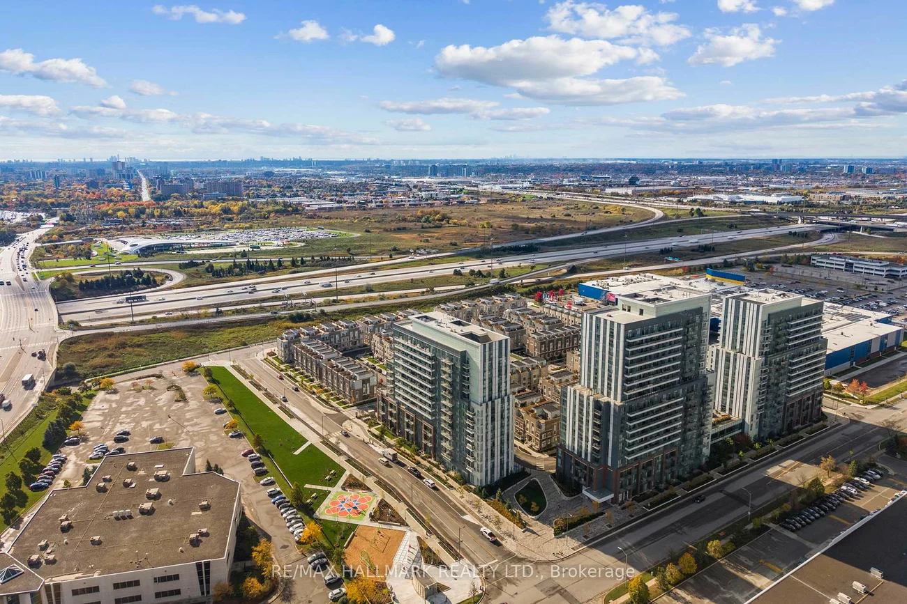 60, Honeycrisp, Vaughan Corporate Centre, Vaughan