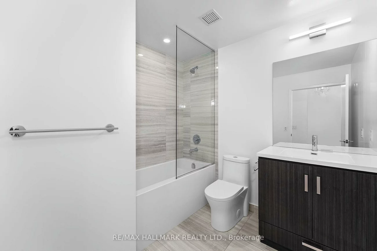 60, Honeycrisp, Vaughan Corporate Centre, Vaughan