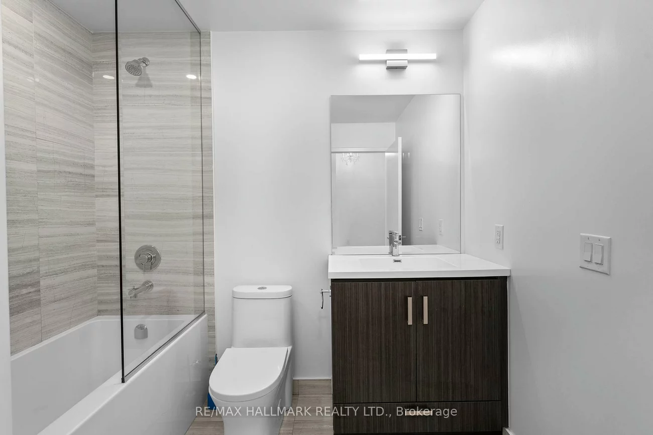 60, Honeycrisp, Vaughan Corporate Centre, Vaughan