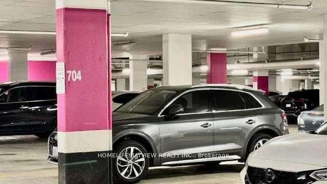 38, Honeycrisp, Vaughan Corporate Centre, Vaughan