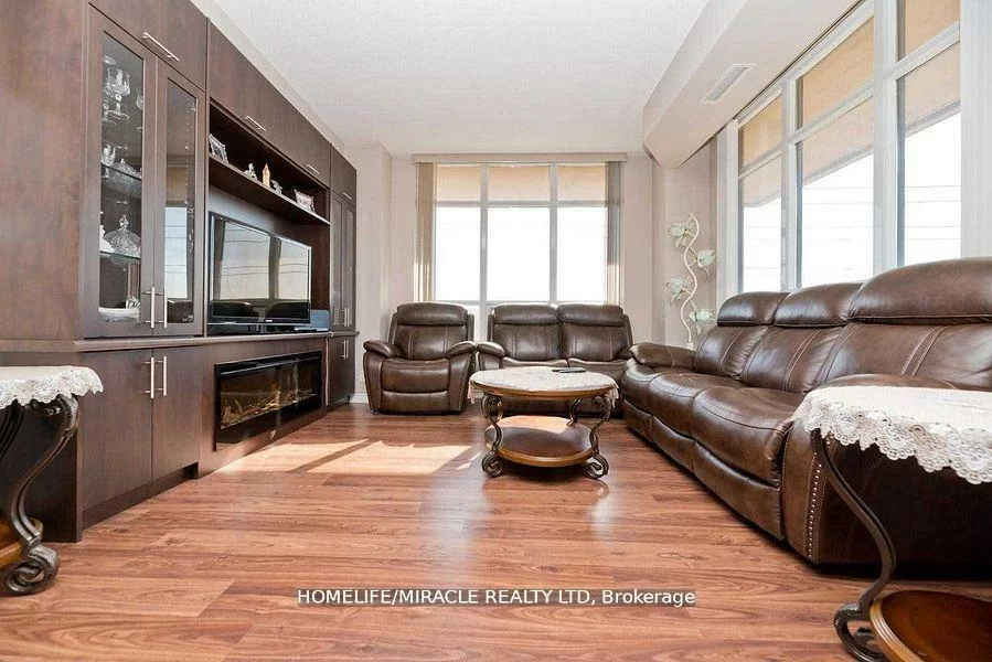 9235, Jane, Maple, Vaughan