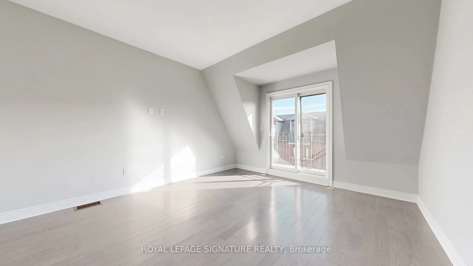 8, Agar, West Woodbridge, Vaughan