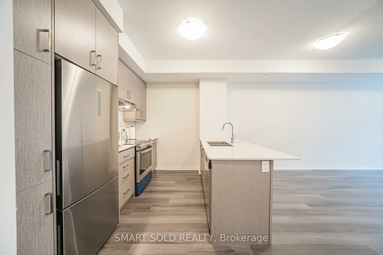 121, Honeycrisp, Vaughan Corporate Centre, Vaughan