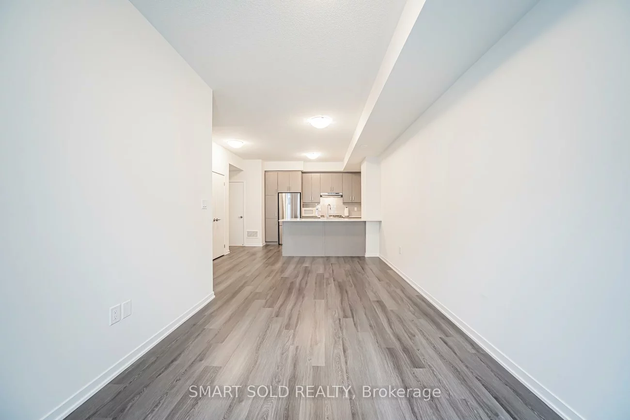 121, Honeycrisp, Vaughan Corporate Centre, Vaughan