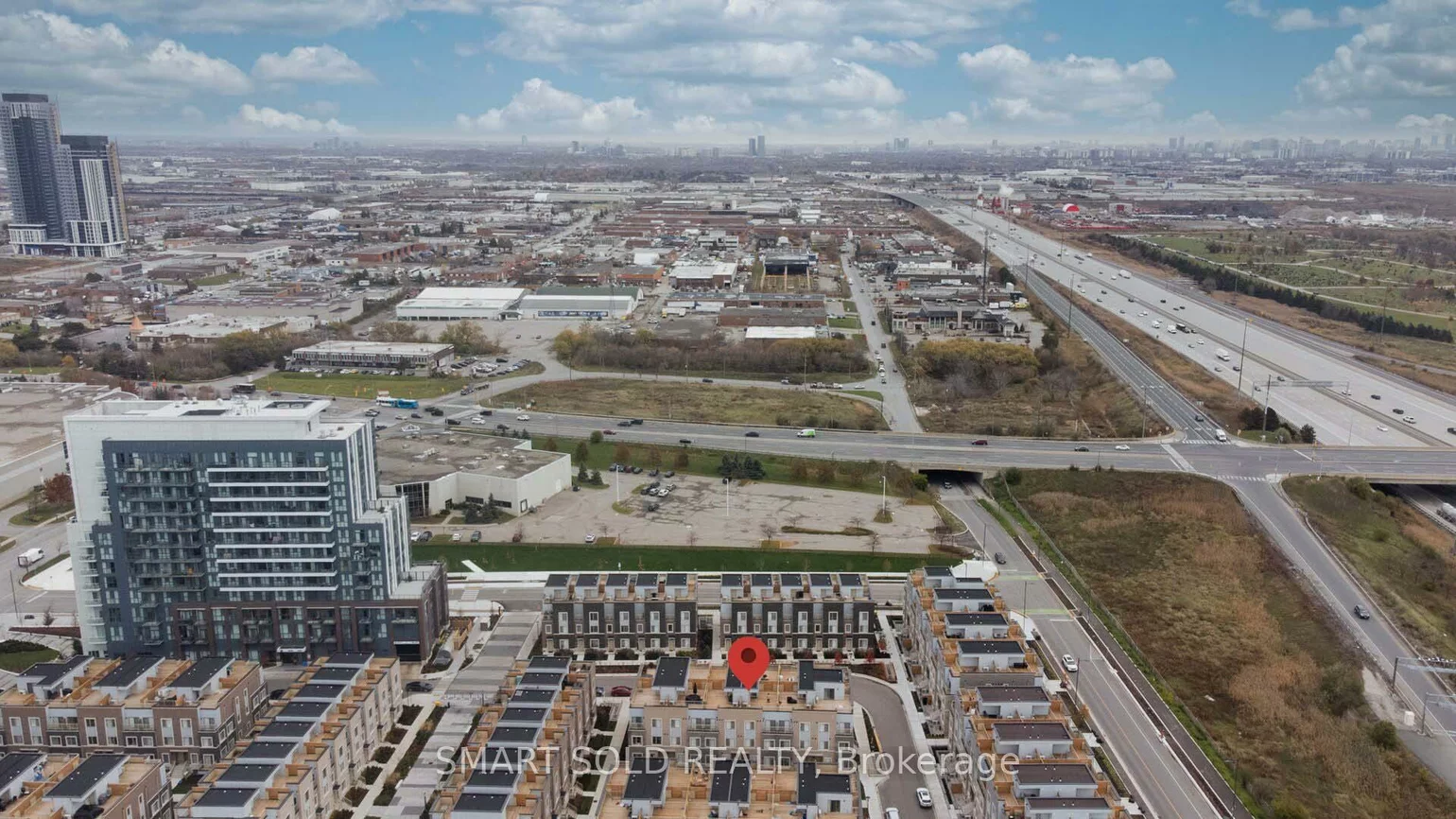 121, Honeycrisp, Vaughan Corporate Centre, Vaughan