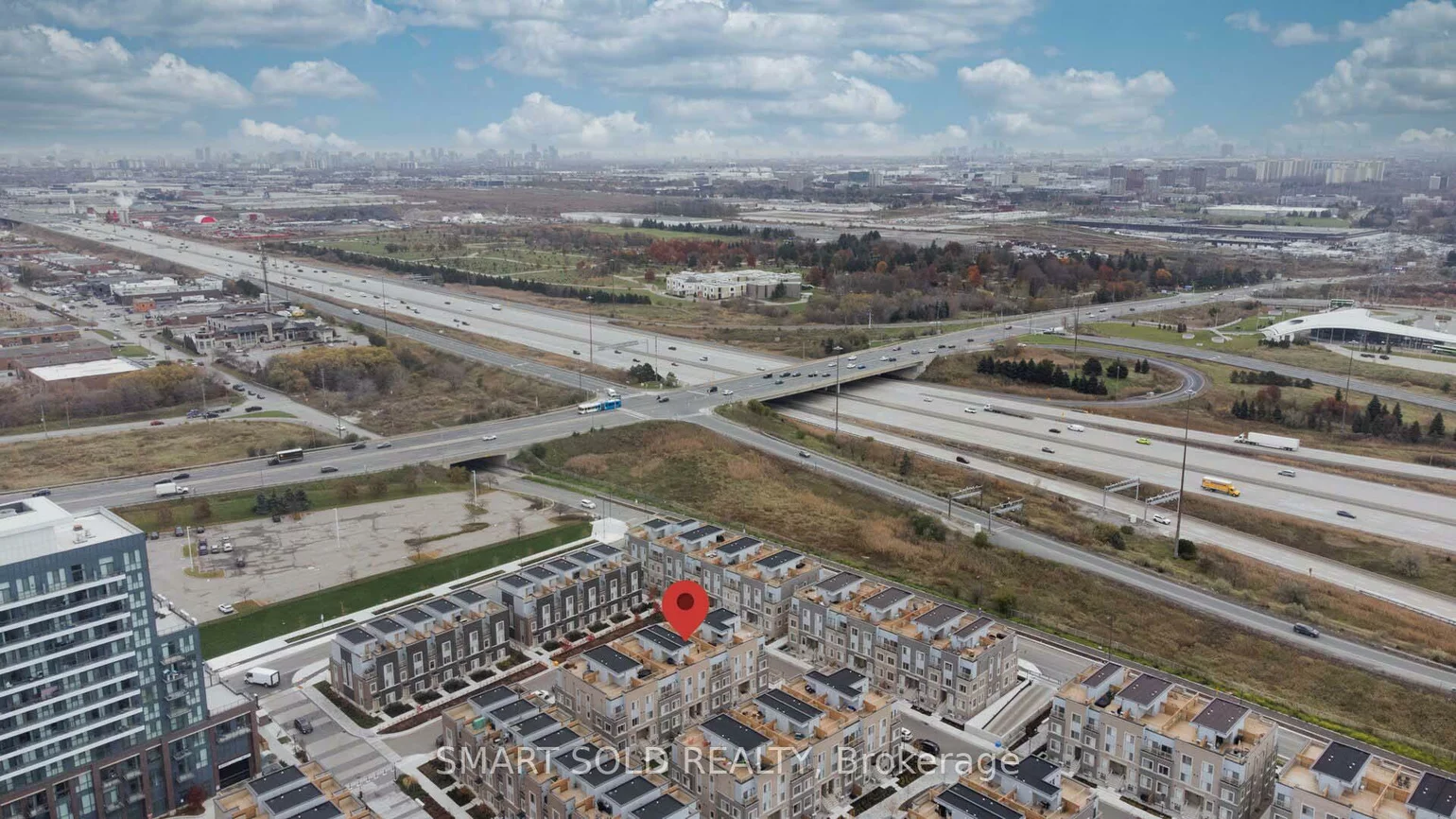 121, Honeycrisp, Vaughan Corporate Centre, Vaughan