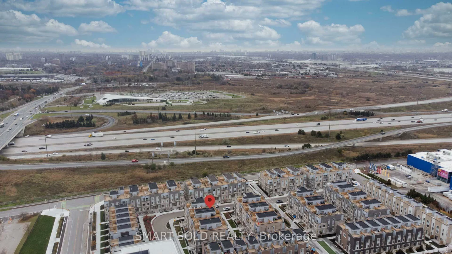 121, Honeycrisp, Vaughan Corporate Centre, Vaughan