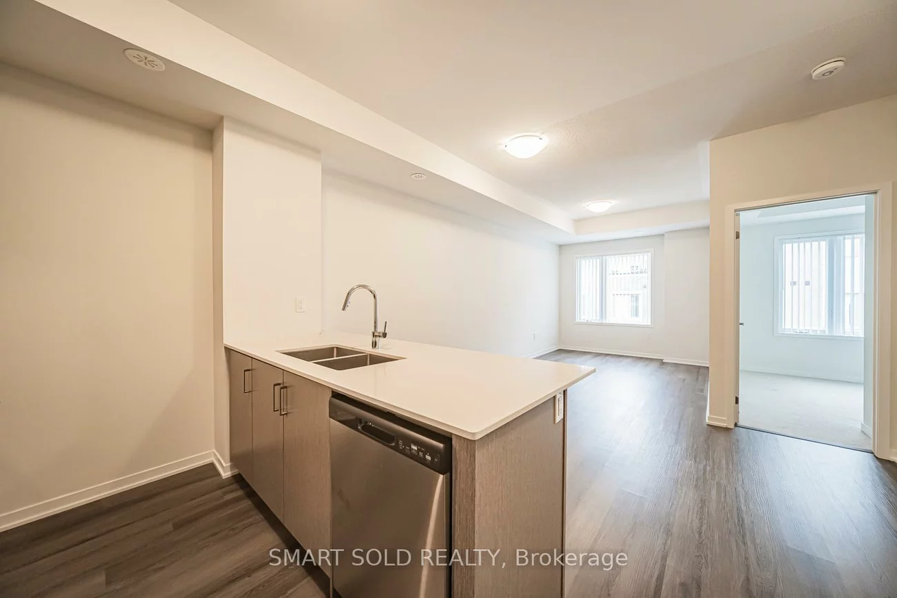 121, Honeycrisp, Vaughan Corporate Centre, Vaughan