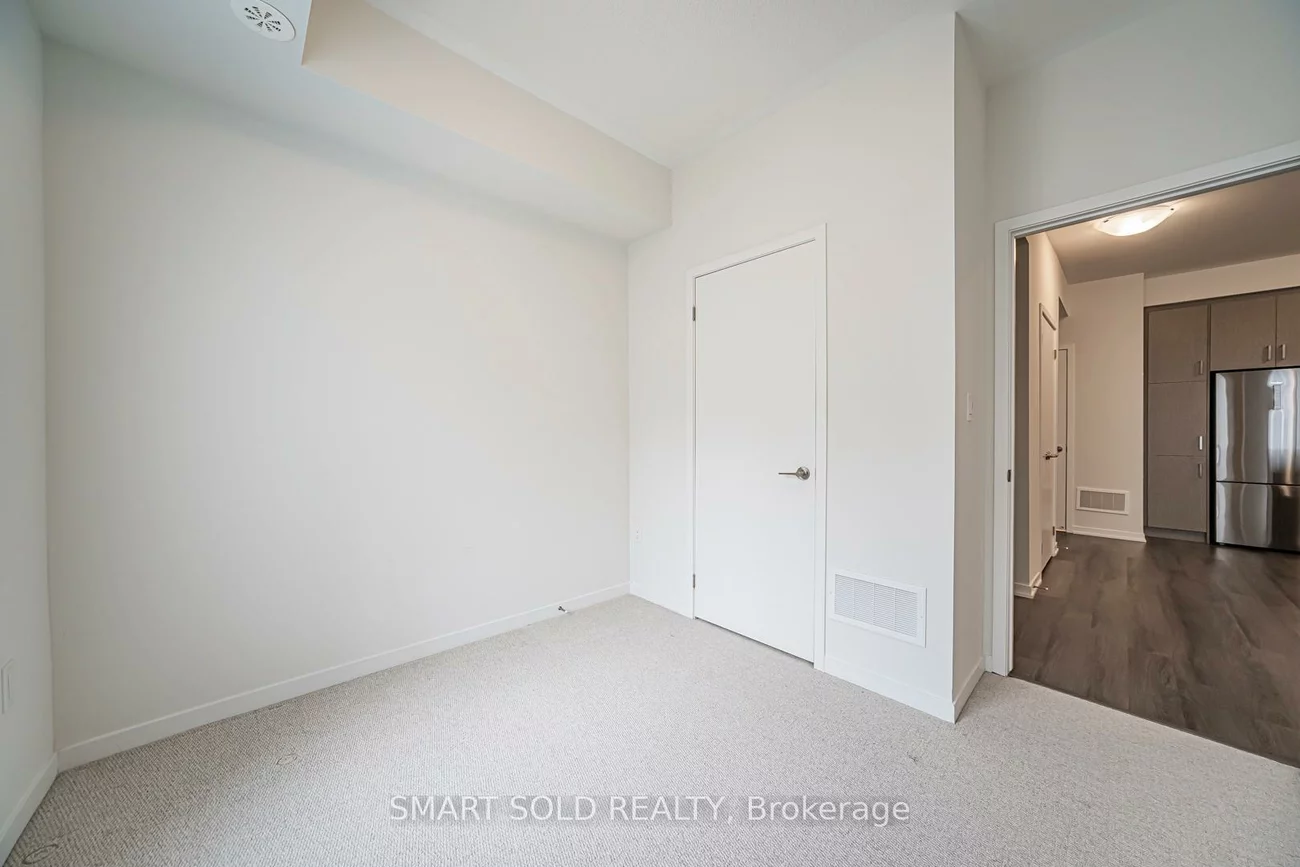 121, Honeycrisp, Vaughan Corporate Centre, Vaughan