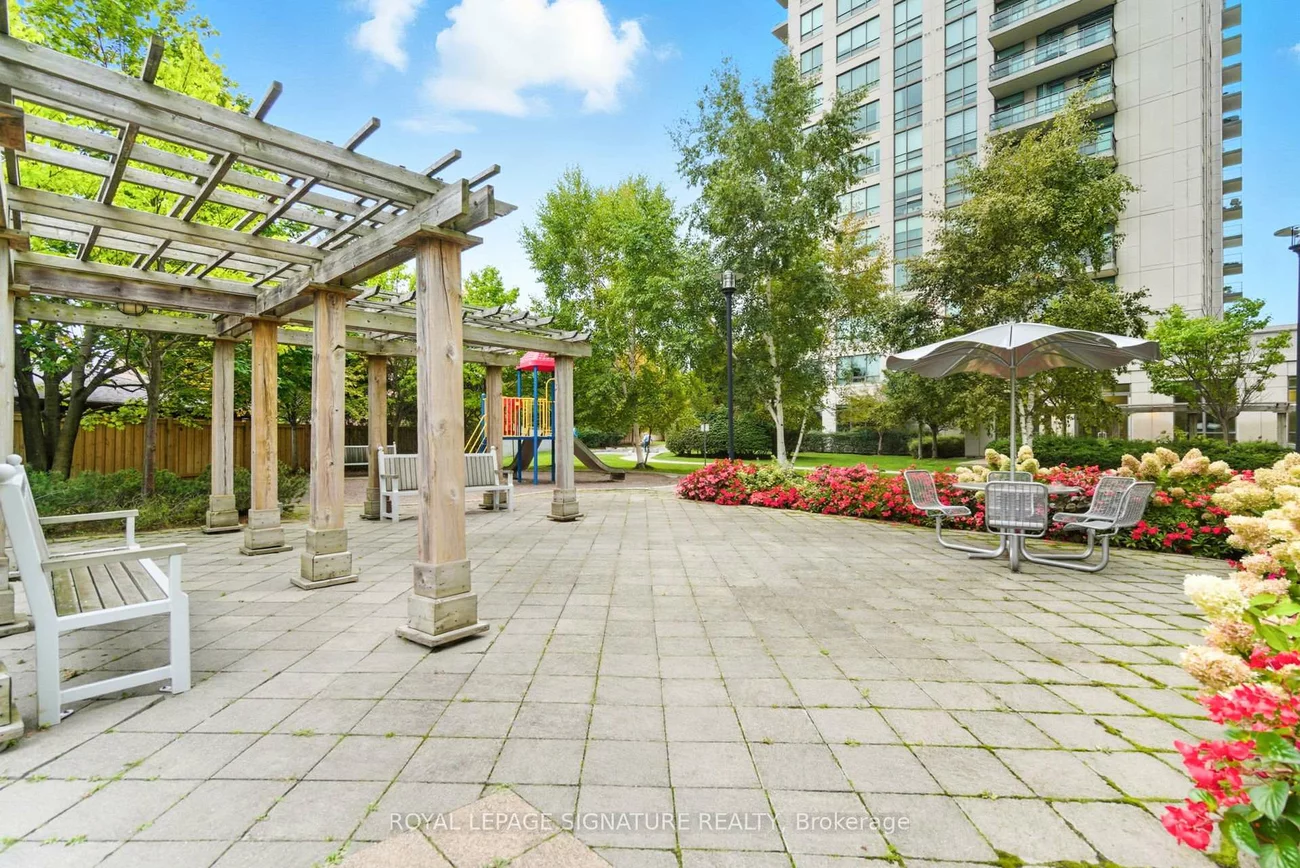 100, Promenade, Brownridge, Vaughan