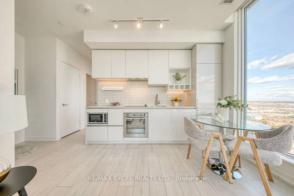 898, Portage, Vaughan Corporate Centre, Vaughan