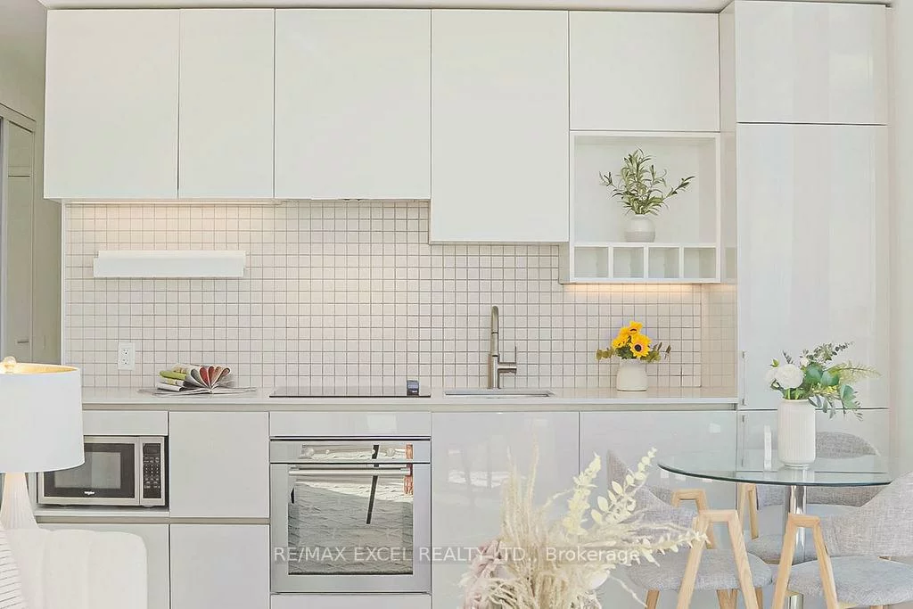 898, Portage, Vaughan Corporate Centre, Vaughan