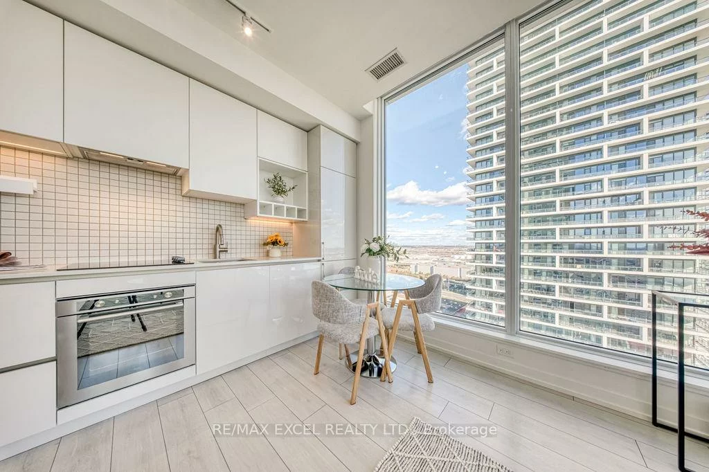 898, Portage, Vaughan Corporate Centre, Vaughan