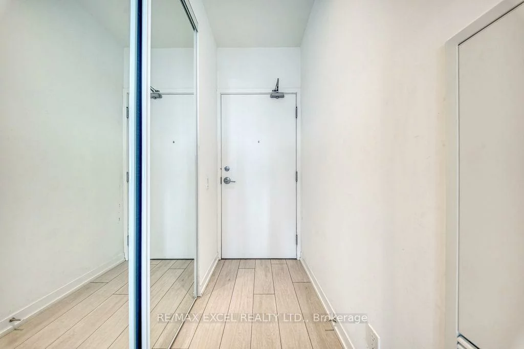 898, Portage, Vaughan Corporate Centre, Vaughan